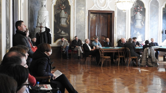 Novinarji so prilsuhnili tudi razmišljanju publicista dr. Aleša Mavra
