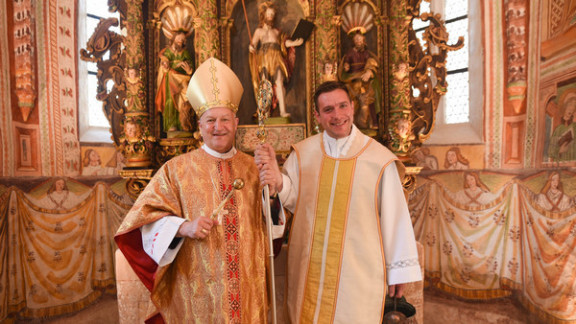 Ljubljanski škof Anton Jamnik in župnik Srednje vasi v Bohinju Martin Golob