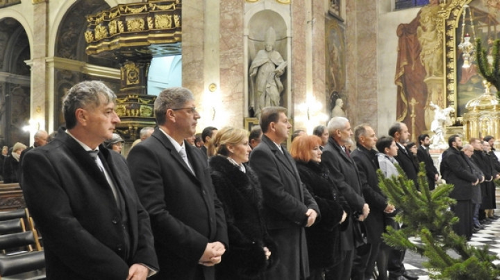 Zbrani pri sveti maši za domovino