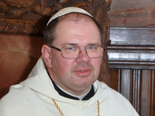 Maksimiljan File