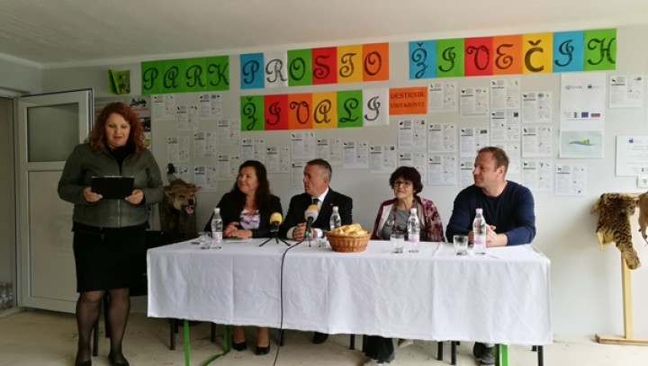 Sedijo od leve proti desni: mag. Mojca Metličar, Franc Pukšič, prof. dr. Alenka Dovč, Aleksander Horvat