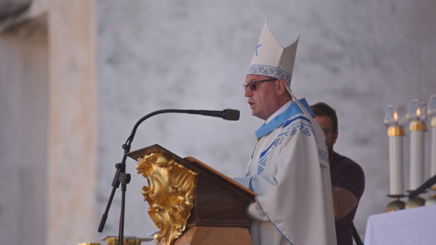 Pridigal je mariborski nadškof Alojzij Cvikl
