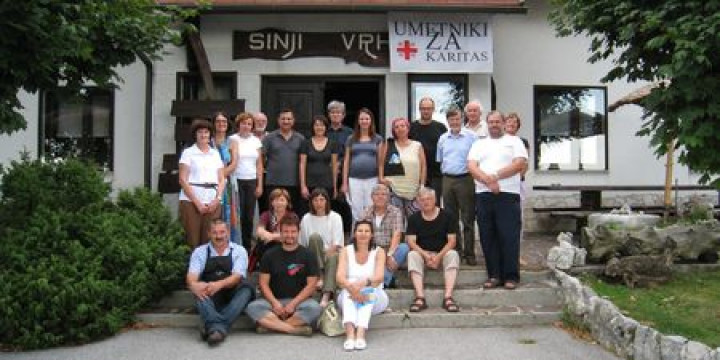 Umetniki za Karitas - zbrani na Sinjem vrhu