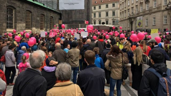 Udeleženci pohoda za življenje na Dunaju