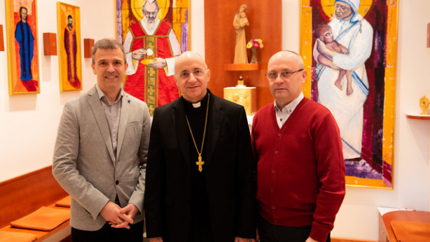 Apostolski nuncij z urednikoma Radia Ognjišče