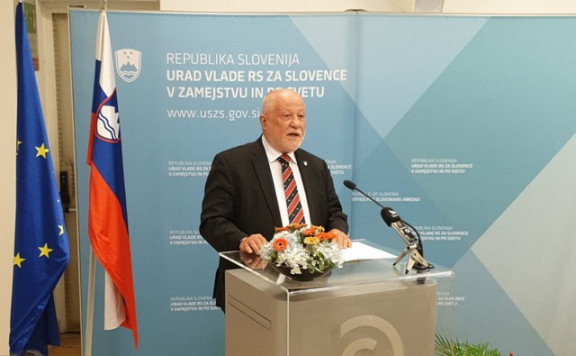 Minister Česnik