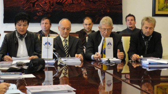 Tiskovna konferenca ob predstavitvi zamejsketga športa: Sonja Poljšak, dr. Miro Cerar, Jure Kufersin, Marijan Velik