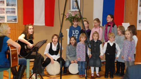 Lipov cvet je zapel v Tinjah