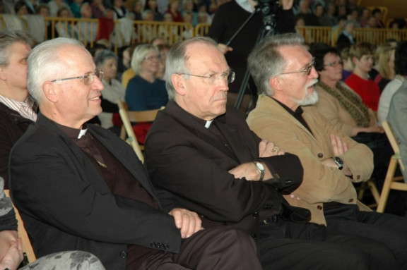Škof Glavan in nadškof Stres