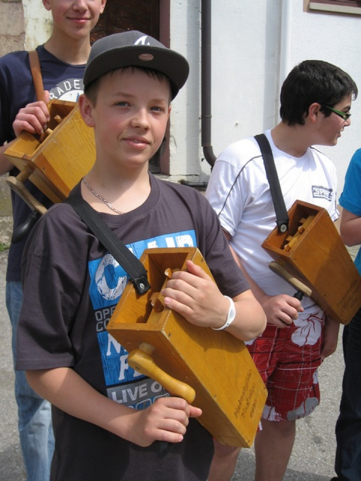 Fantje z ragljami v Schwarzwaldu