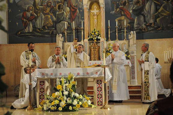 Ob oltarju