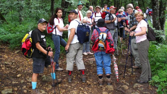 Planinci ob postanku v gozdu na Bohorju se zberejo tudi k molitvi