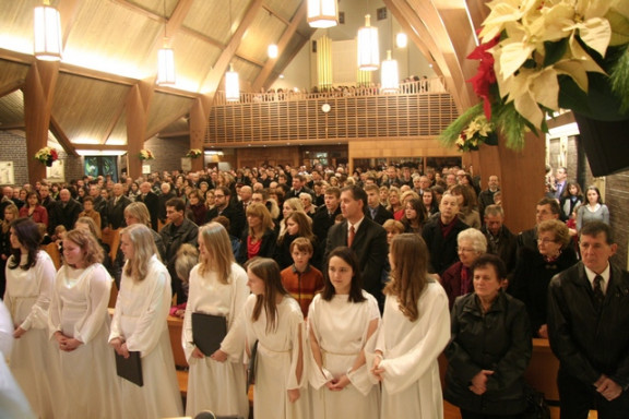 Polna cerkev Marije Brezmadežne v Torontu ob božiču