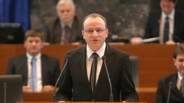 Ministrster za gospodarski razvoj in tehnologijo Radovan Žerjav