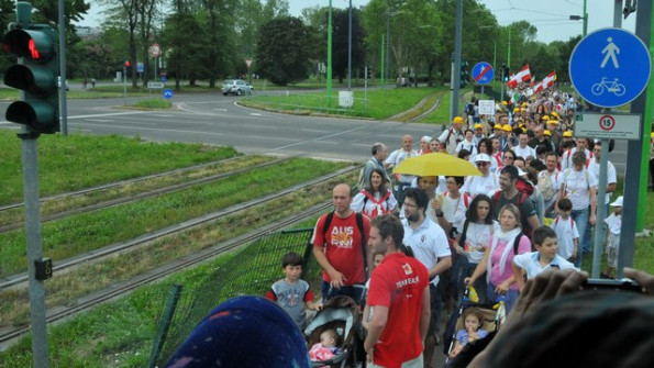 Množice romarjev, ki so prišle k sveti maši