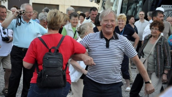 Z jutranjim rajanjem pred hotelom se je začela tridnevna pot v Slovenijo