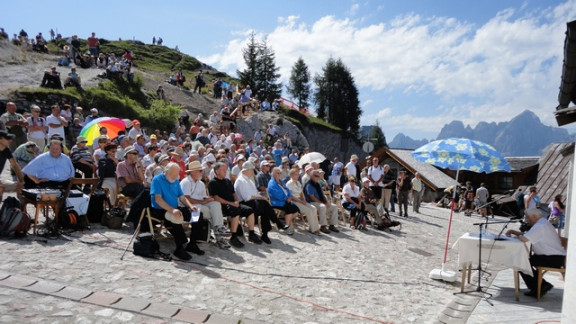 Svete Višarje 2012, ljudje