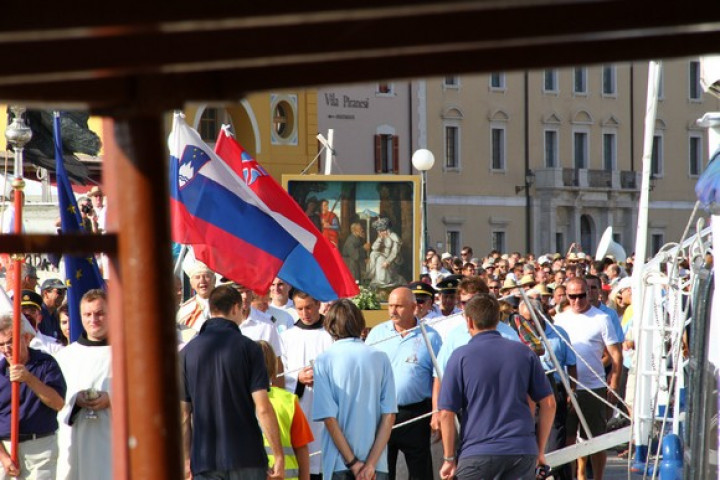 Procesija z barkami