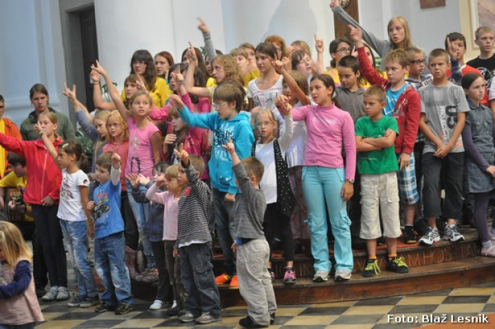 Otroški zborček, ki je prepeval pri maši