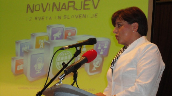 Ministrica Novakova na konerenci novinarjev SSK