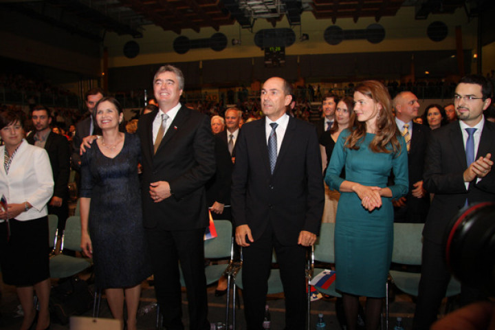 Ljudmila Novak, Milan Zver, Andreja Valič Zver, Janez Janša in Urška Bačovnik Janša