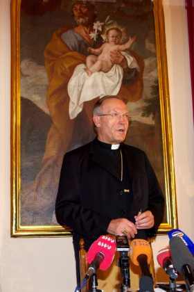 Nadškof Anton Stres