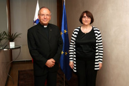 Nadškof Stres in ministrica za obrambo Ljubica Jelušič