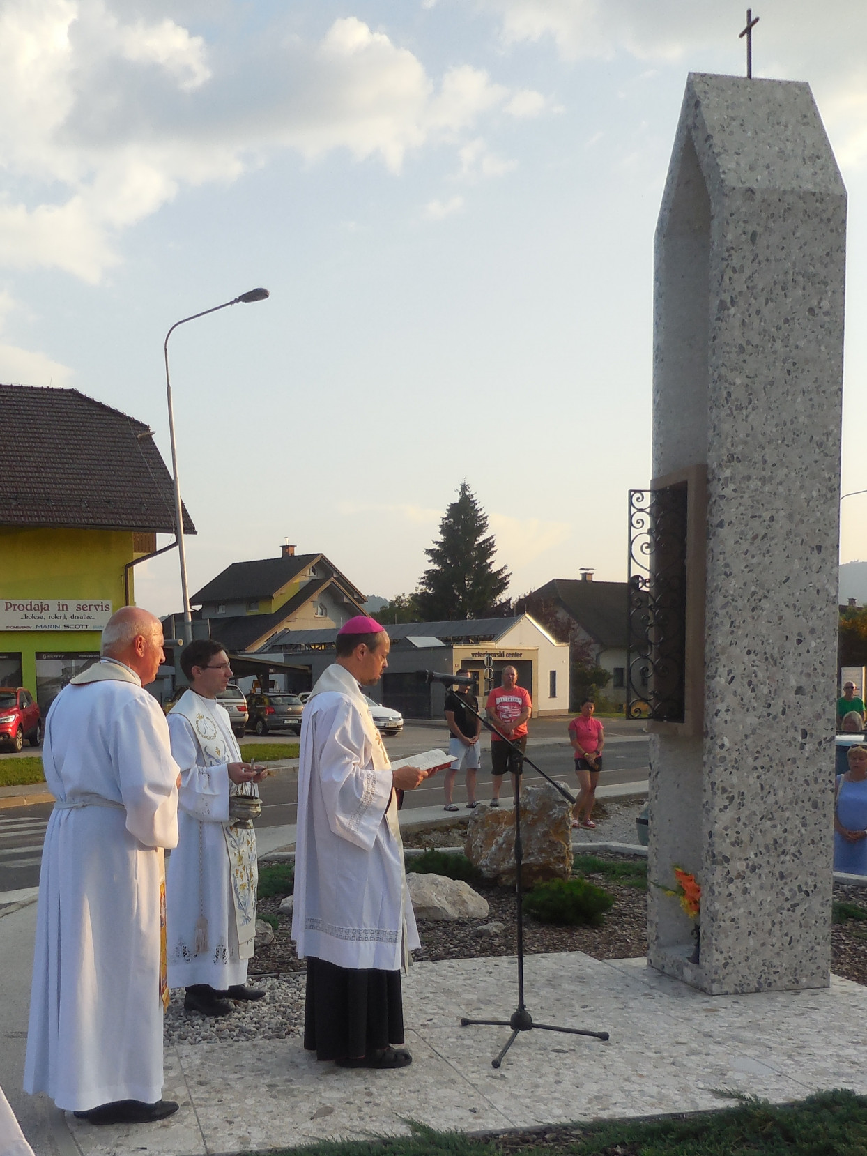 Blagoslovitev kipa sv. Roka v kapelici ob cesti Brdo-Kokrica