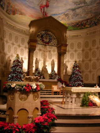 Božična okrasitev cerkve v Clevelandu
