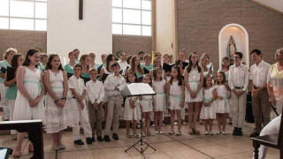 Sanmartinski zbor z dekliško skupino in otroki
