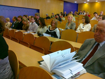 Udeleženci prve konference slovenskih pravnikov iz sveta in Slovenije
