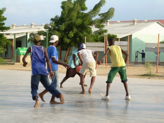 Angola, otroci med igro