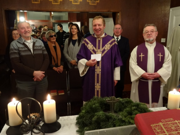 Zvone Štrubelj je na 2. adv. nedeljo vodil sv. mašo v kapeli našega Doma v Londonu