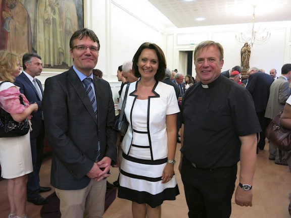 Slovenijo so zastopali ambasador Damjan Bergant s soprogo Katarino in duhovnik Jože Kamin