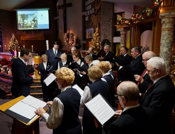 Božično vzdušje je podrepilo petje župnijskega zbora