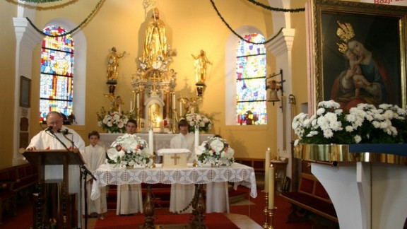 Šmartno ob Paki - Marija Pomagaj v župnijski cerkvi