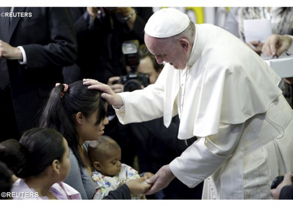 Papež med bolnimi otroki