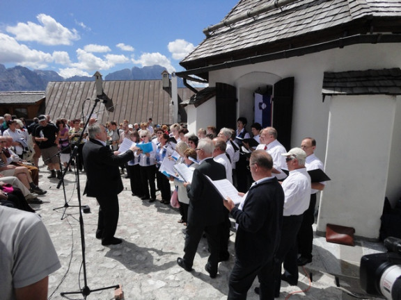 Združeni pevski zbor iz južne Nemčije na Višarjah