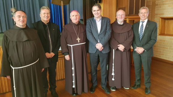 Gostje pri praznovanju 45-letnice slovenske cerkve