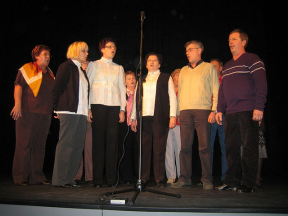 Pevska skupina Folklornega društva Brusači iz Radeč