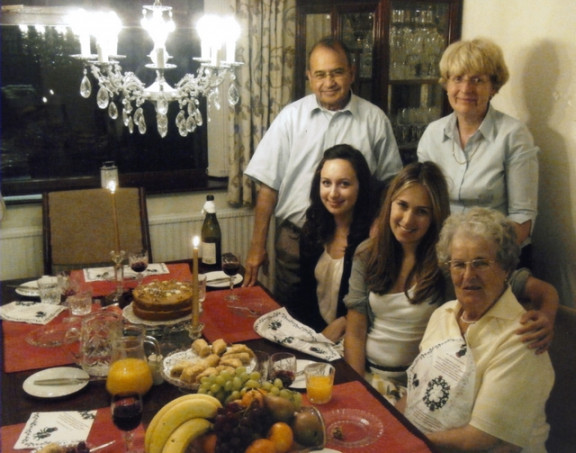 Fanika Šarič s hčerkino družino