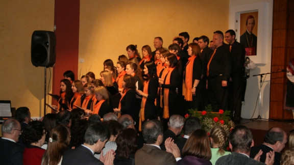 Ob praznovanju zlatega jubileja Slomškovega doma smo uživali v petju zbora Ex corde