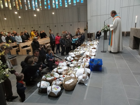 Blagoslov velikonočnih jedil pri sv. Konradu na veliko soboto