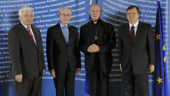 Podpredsednik EP Laszlo Surjan, predsednik Evropskega sveta Herman van Rompuy, bruseljski nadškof Andre-Joseph Leonard in predsednik Evropske komisije Jose Manuel Barroso; foto: Evropska komisija