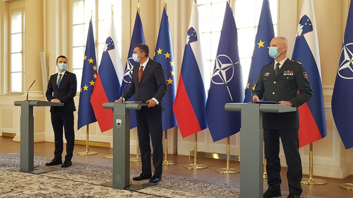 Minister za obrambo Matej Tonin, predsednik republike Borut Pahor in načelnik generalštaba SV Robert Glavaš