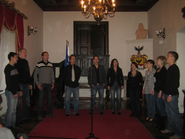 Pevci ljudskih pesmi pri Kulturno umetniškem društvu Triglav Slovenski Javornik in Kulturnem društvu Karavanke Tržič