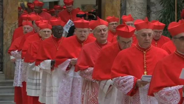 Kardinali vstopajo v konklave