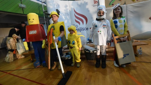 Posamezne maske: Lego kocka, sesalec, sonček, astronavt in twister