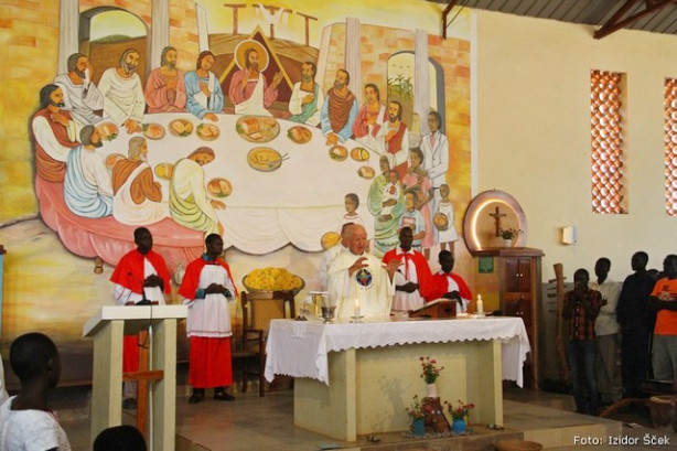 Slavje I. sv. obhajila - misijon Atede v Ugandi