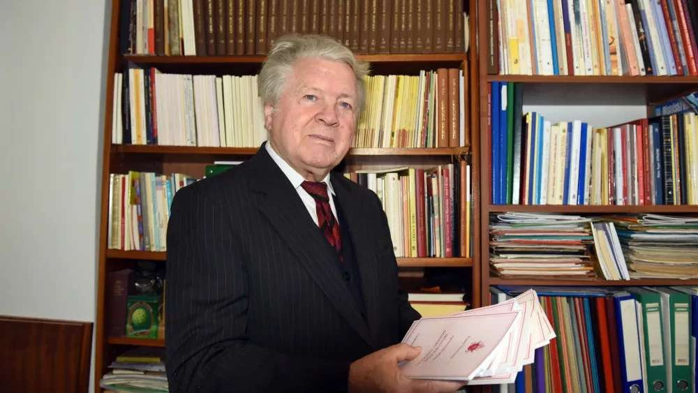 Prof. Rafko Valenčič je dolga leta urejal zbirko Cerkveni dokumenti.